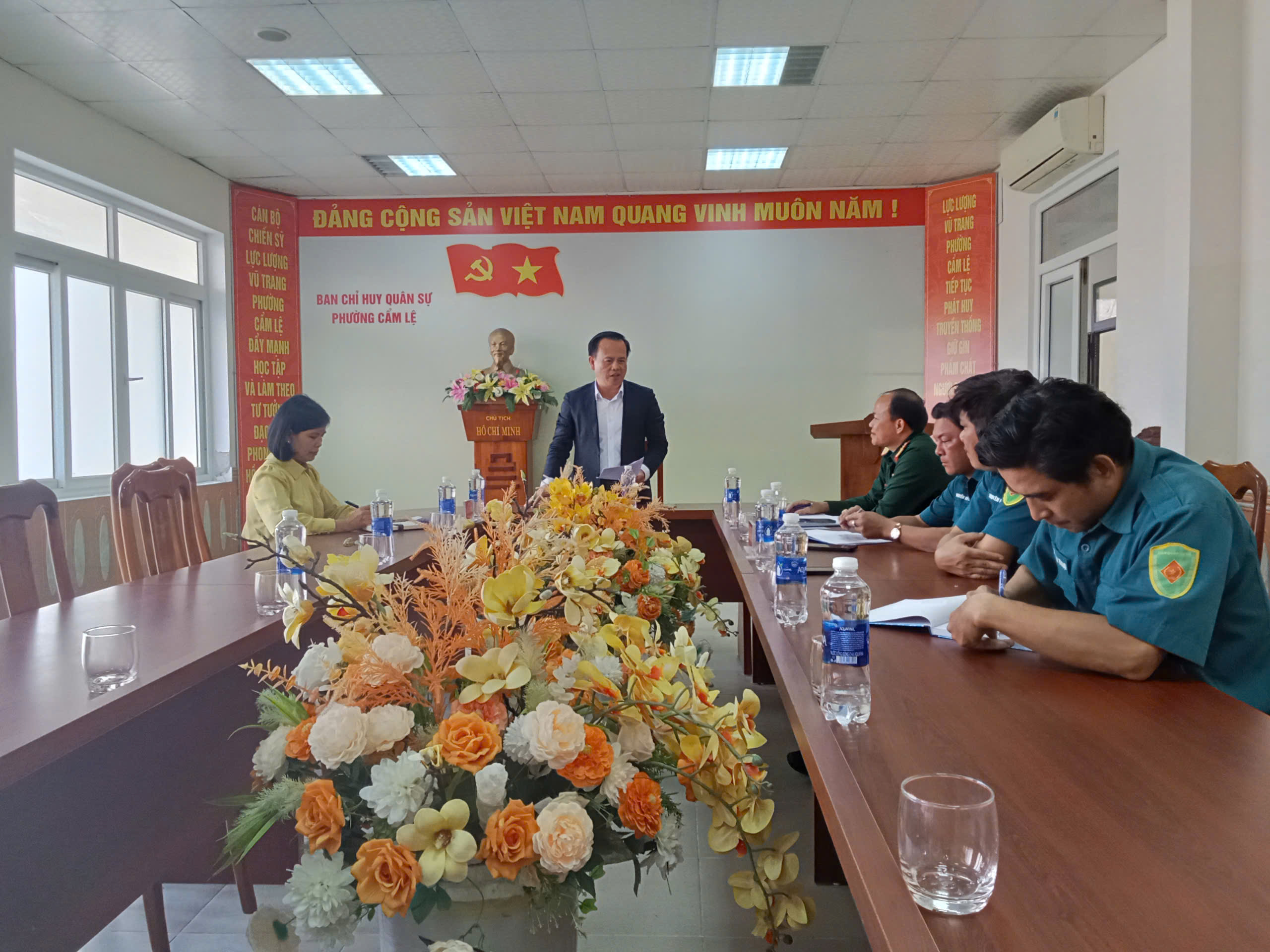Cẩm Lệ: Lãnh đạo Đảng ủy phường làm việc với Ban chỉ huy Quân sự phường về thực hiện một số nhiệm vụ trong thời gian đến