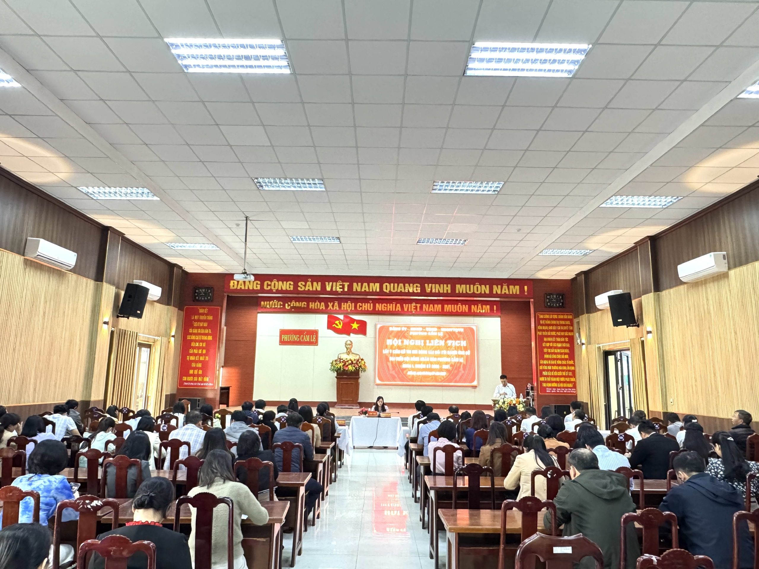 Cẩm Lệ: Hội nghị liên tịch lấy ý kiến cử tri nơi công tác đối với người ứng cử đại biểu Hội đồng nhân dân phường khóa I, nhiệm kỳ 2026-2031