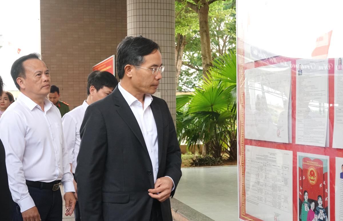 Kiểm tra công tác chuẩn bị bầu cử ĐBQH Khóa XVI và đại biểu HĐND các cấp nhiệm kỳ 2026–2031, Chủ tịch UBND thành phố Phạm Đức Ấn nhấn mạnh, mục tiêu là bảo đảm mọi điều kiện tốt nhất để cử tri thực hiện quyền bầu cử, góp phần tổ chức thành công cuộc bầu cử trên địa bàn.
